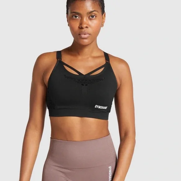 Gym shark sports bra🖤 - Picture 2 of 3